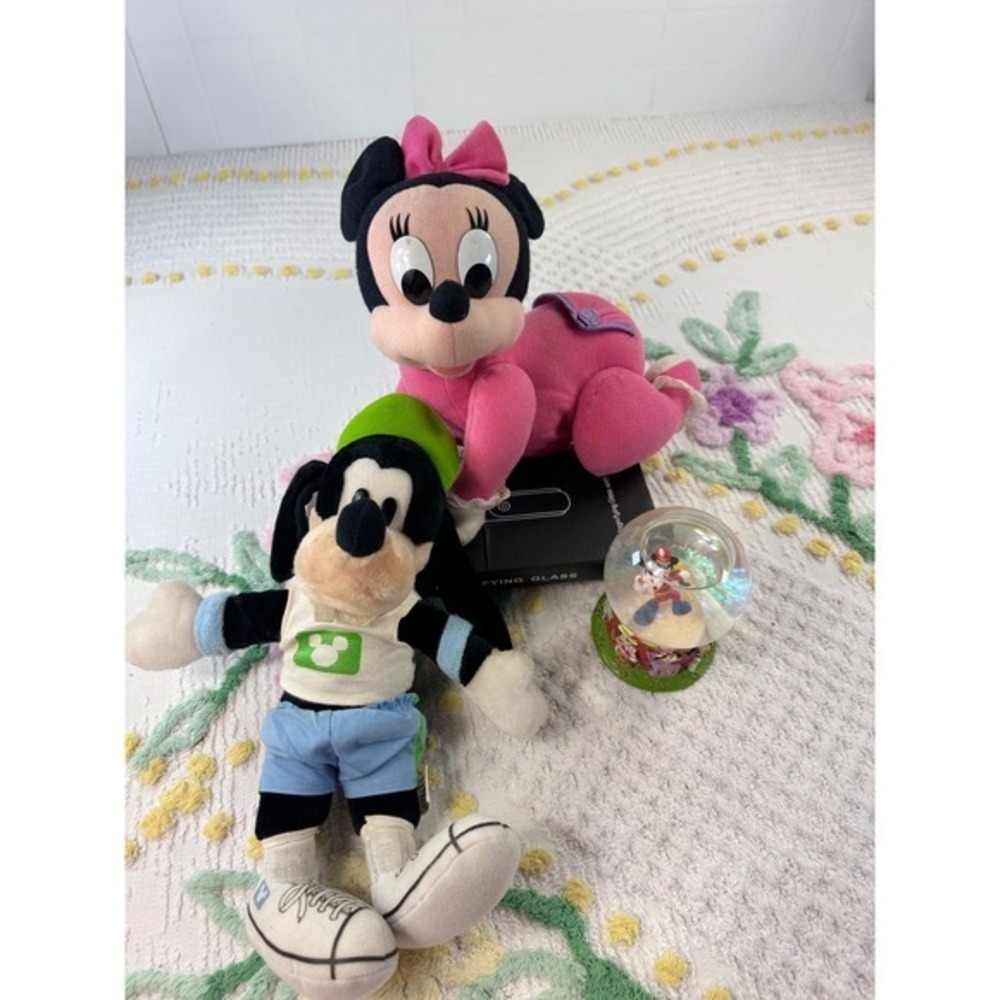 Disney Vintage Goofy Plush Baby Minnie Mouse Plush and Mickey‎ Mouse Snow Globe
